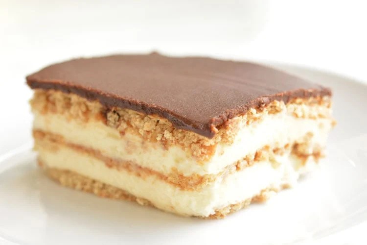NoBake Chocolate Eclair Cake