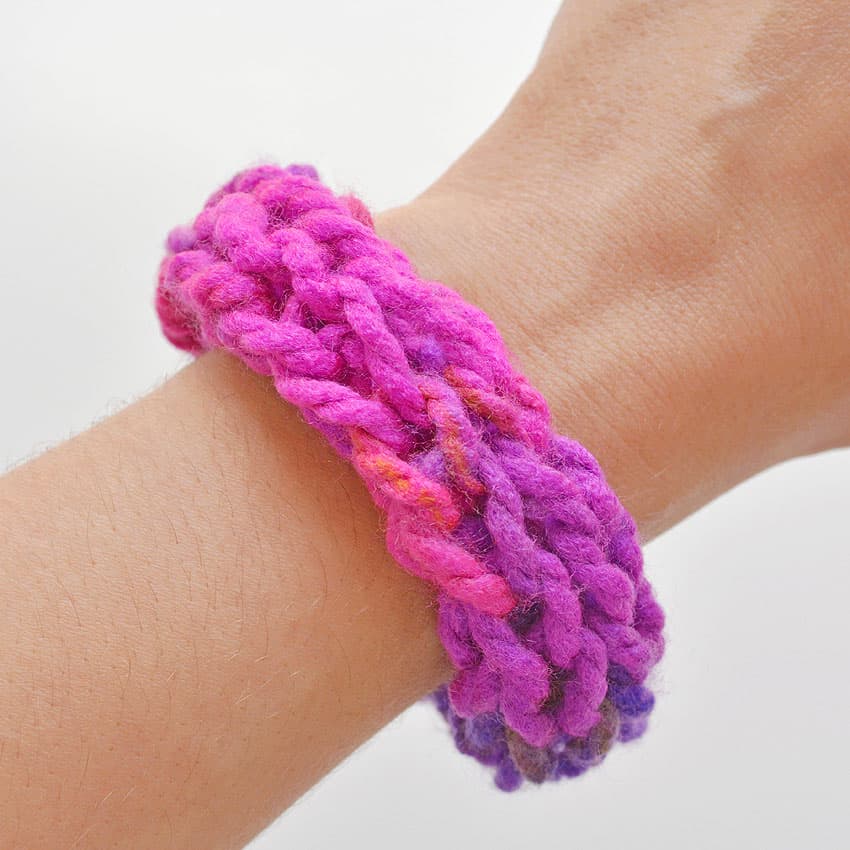 How to Finger Knit Easy Finger Knitting Instructions