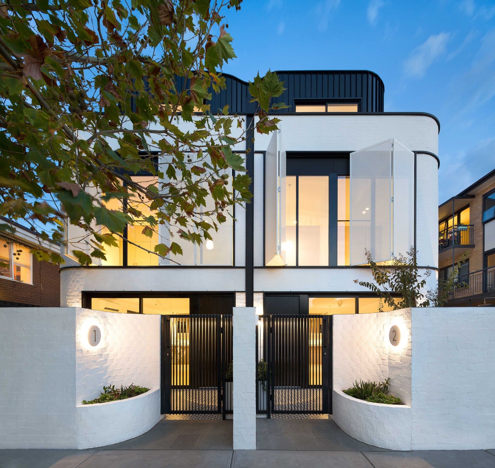 15 Stunning White Houses with Black Windows Onelmon