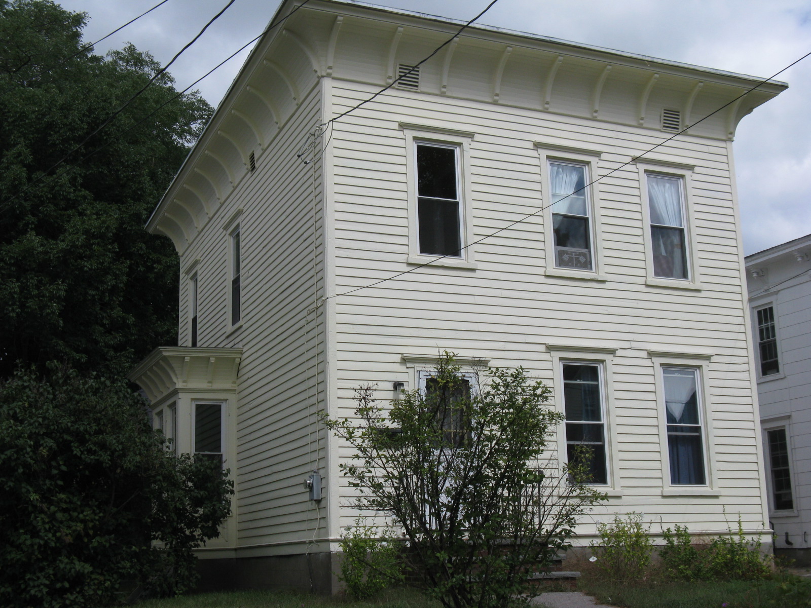 48 Fairview St. 3 Bedroom House Oneonta Student Rentals