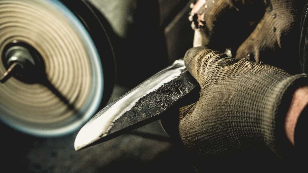 How to Polish a Knife Top Tips