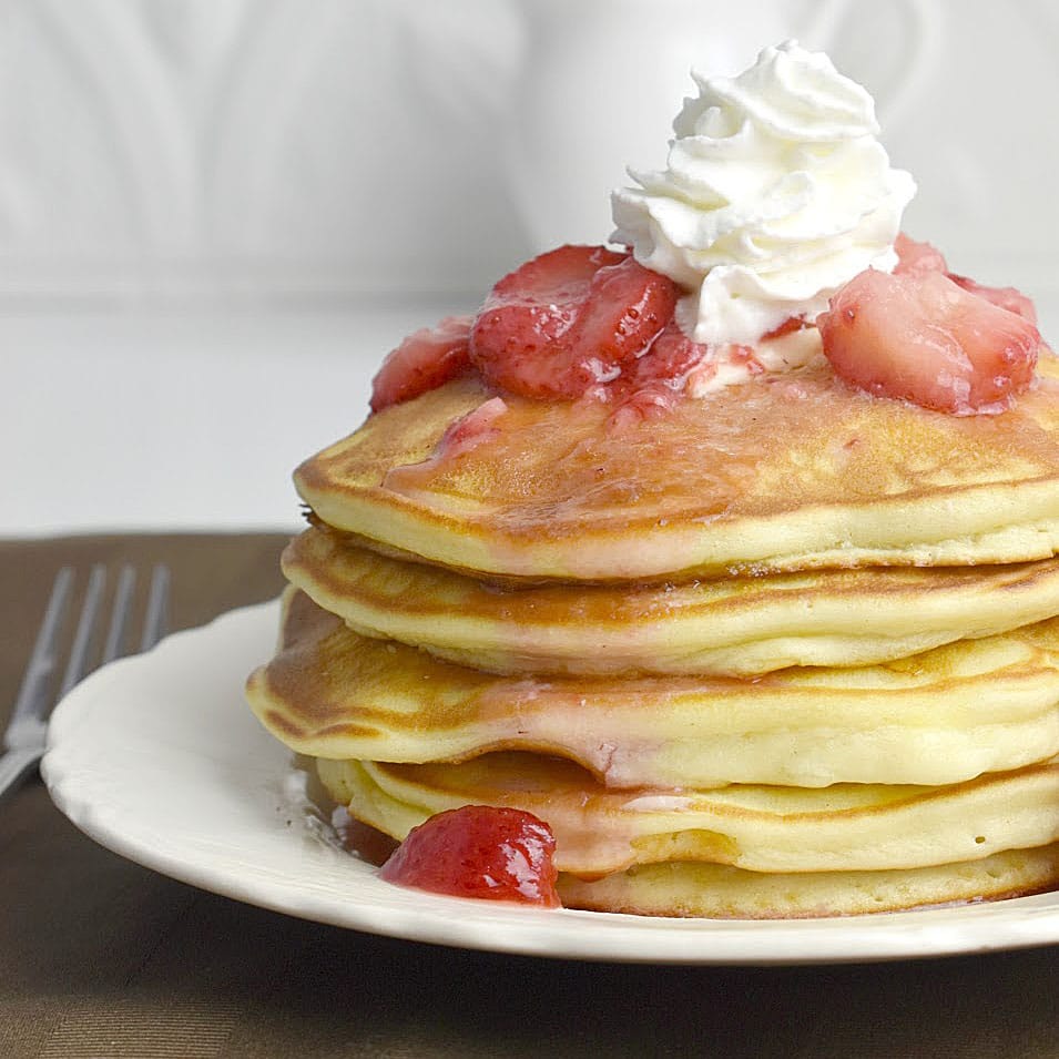 Copycat IHOP Cheesecake Pancakes (she Mariel)