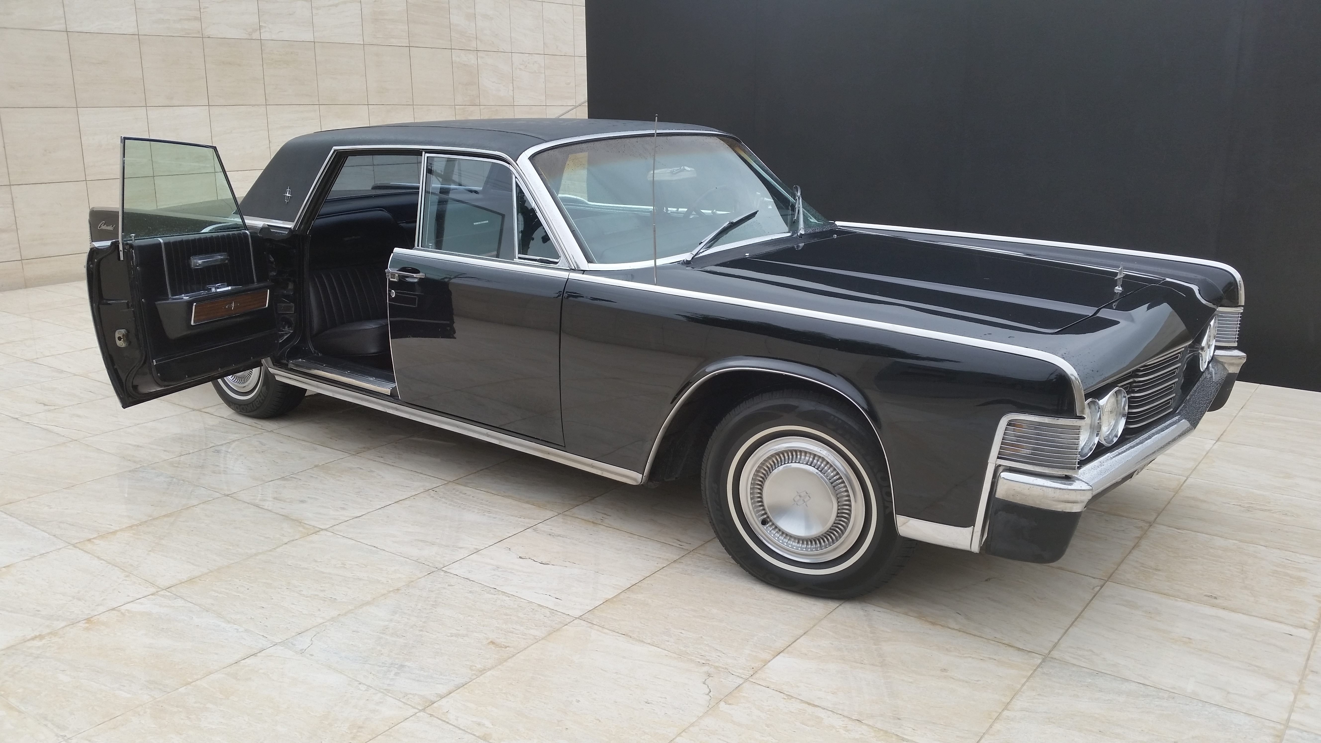 Hire the Luxurious 1965 Lincoln Continental · One Stop Classics