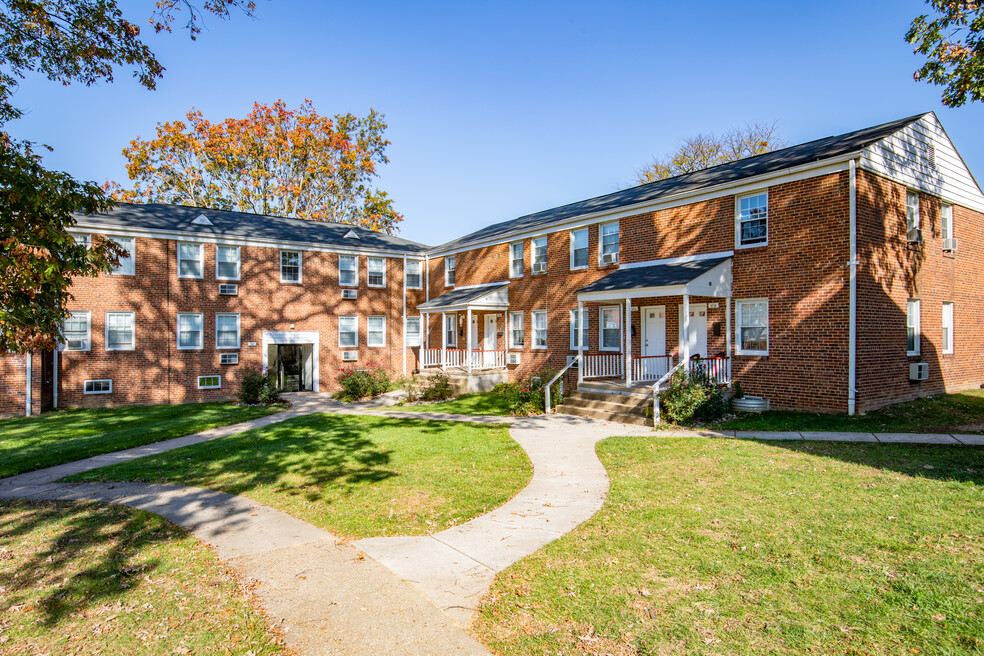 Apartments in Middle River MD Oak Grove Photo Gallery