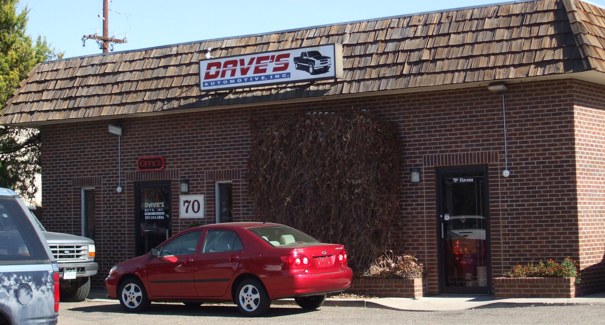 Reparación de automóviles extranjeros de Dave en Parkville, MO