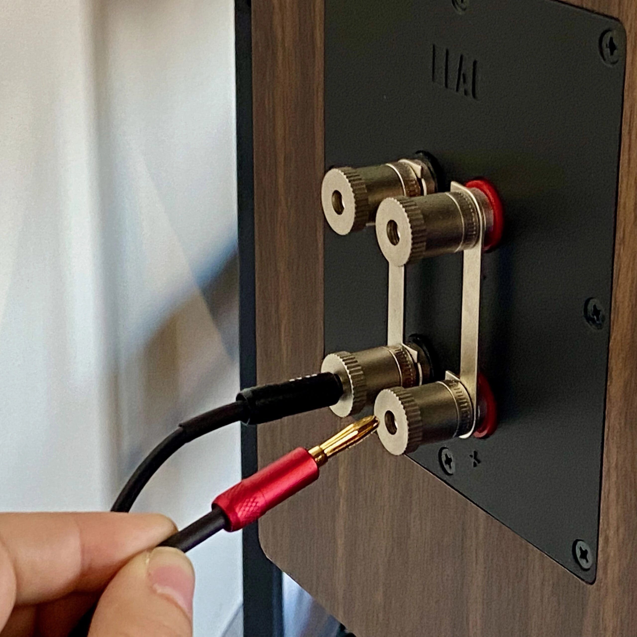 How to Wire a Home Stereo System – Connect Speakers to your Amplifier