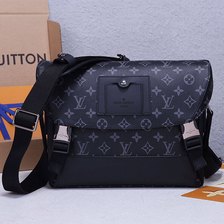 LV Messenger PM Voyager Bag Onlinefakes