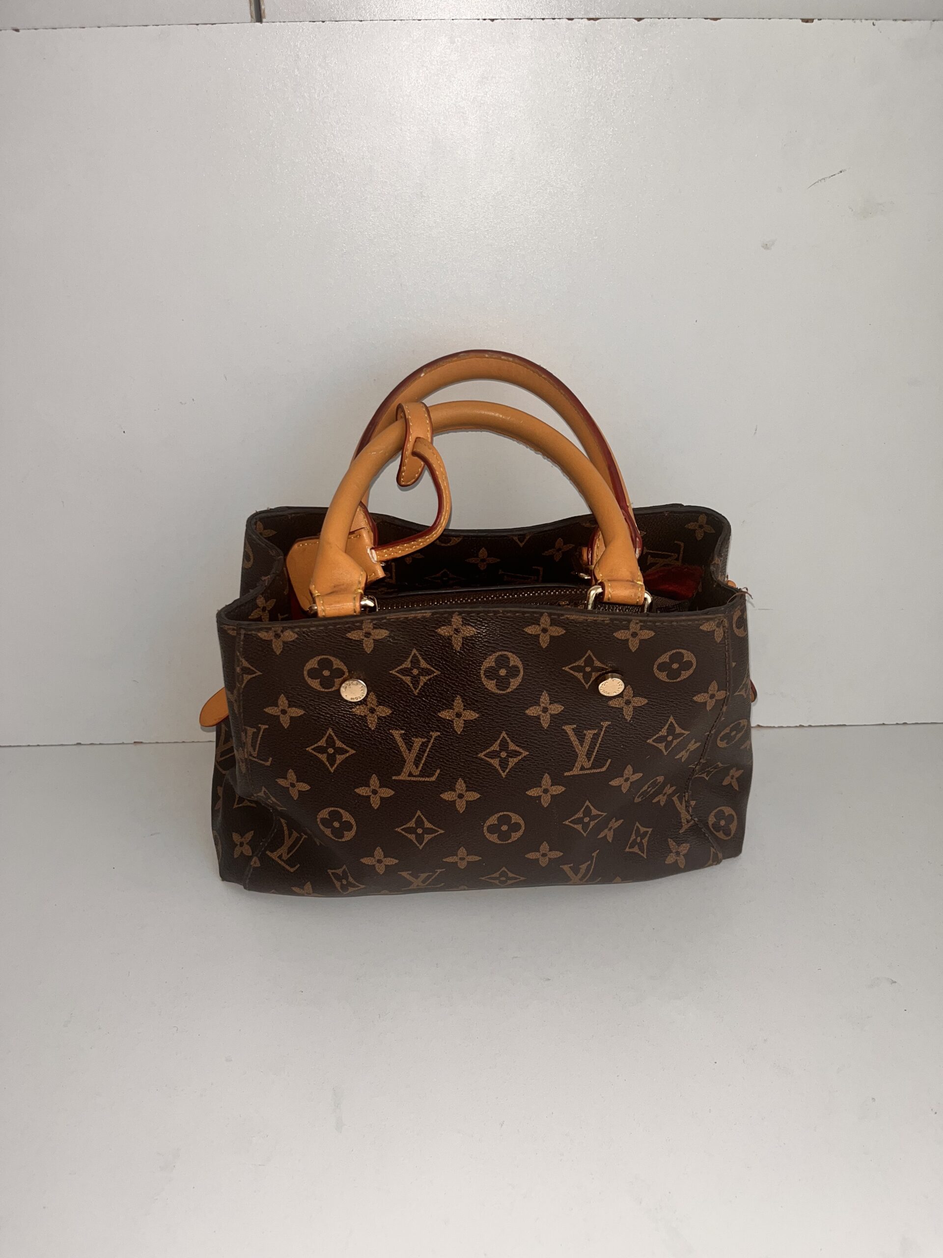 prada bag Online Thrift Store