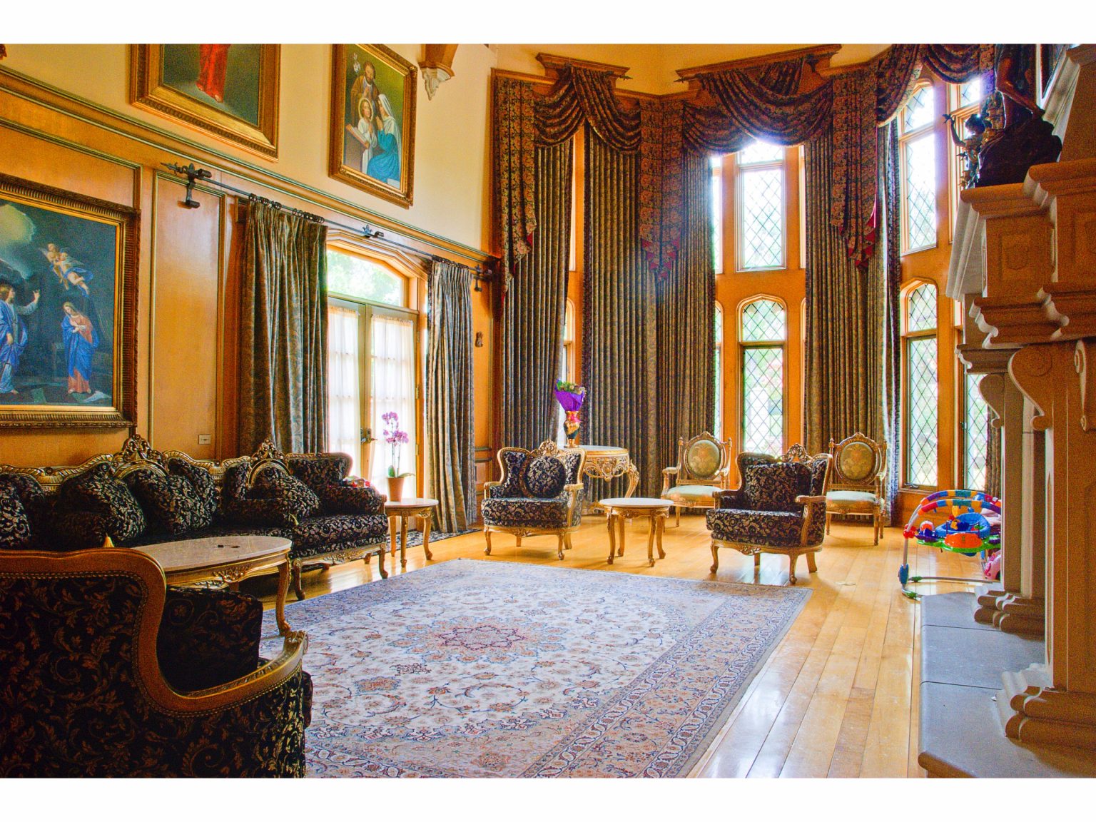 4161 Chatsworth (Indian Springs) On Location