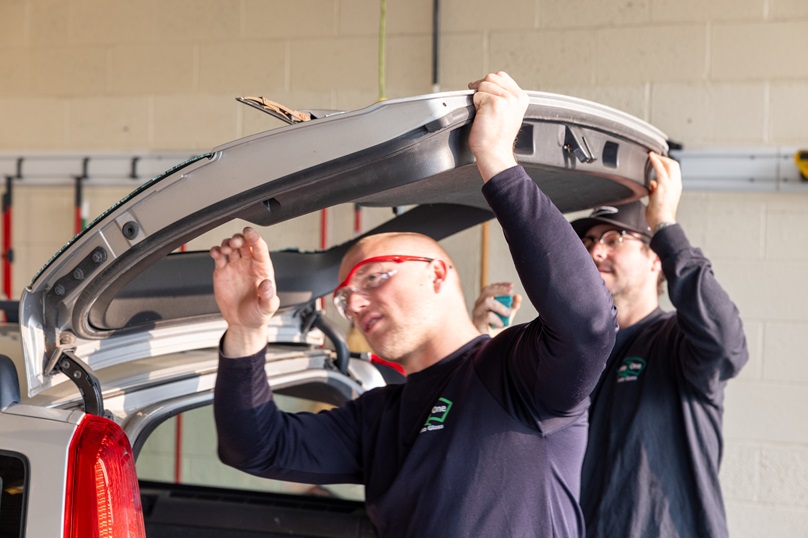 Windshield Repair & Auto Glass Replacement St Paul MN Only 1 Auto