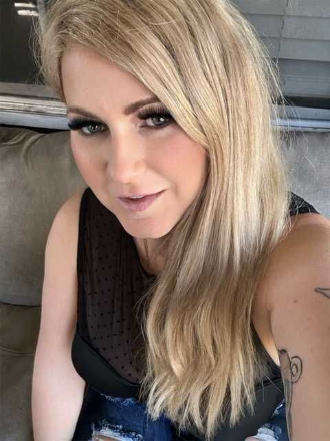 Catfish Cooley’s wife Model MunicaVip - xoxomunicavip OnlyFans