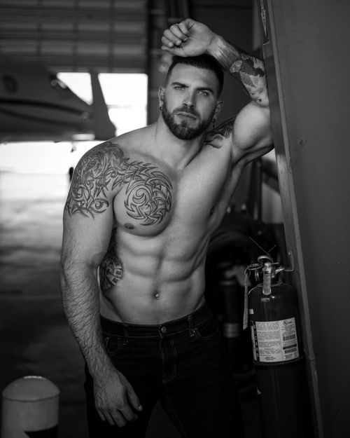 Roberto Guillen - robertom0590 OnlyFans