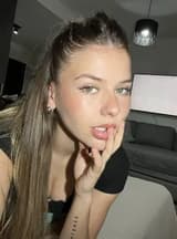 Top 10 Best Young OnlyFans Accounts Hottest Girls Models 2025