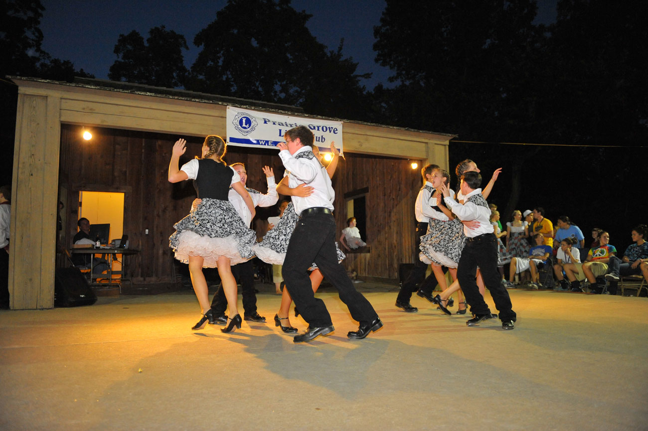 Square dancers keep Labor Day tradition alive in Prairie Grove Only