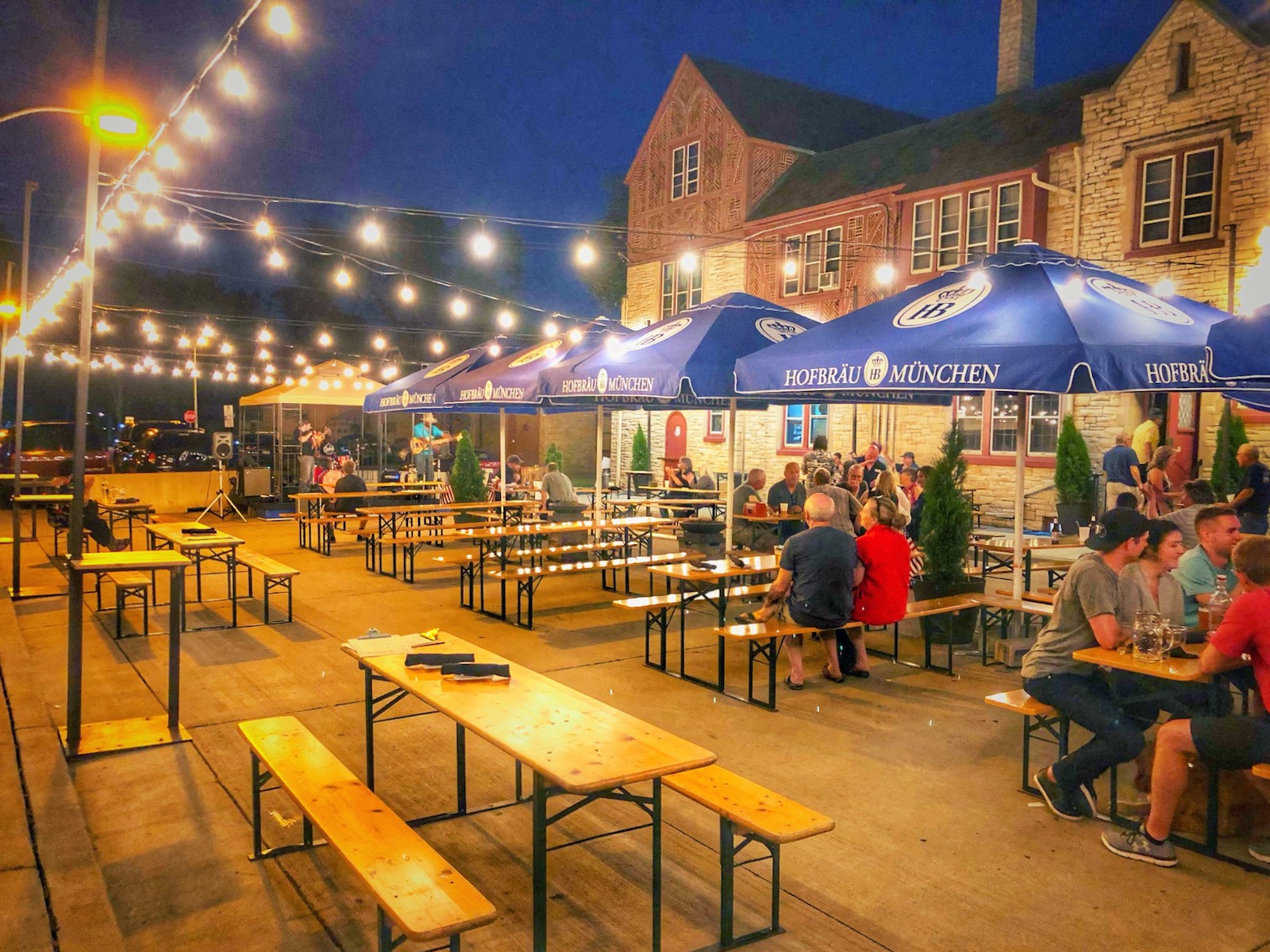 Outdoor dining guide