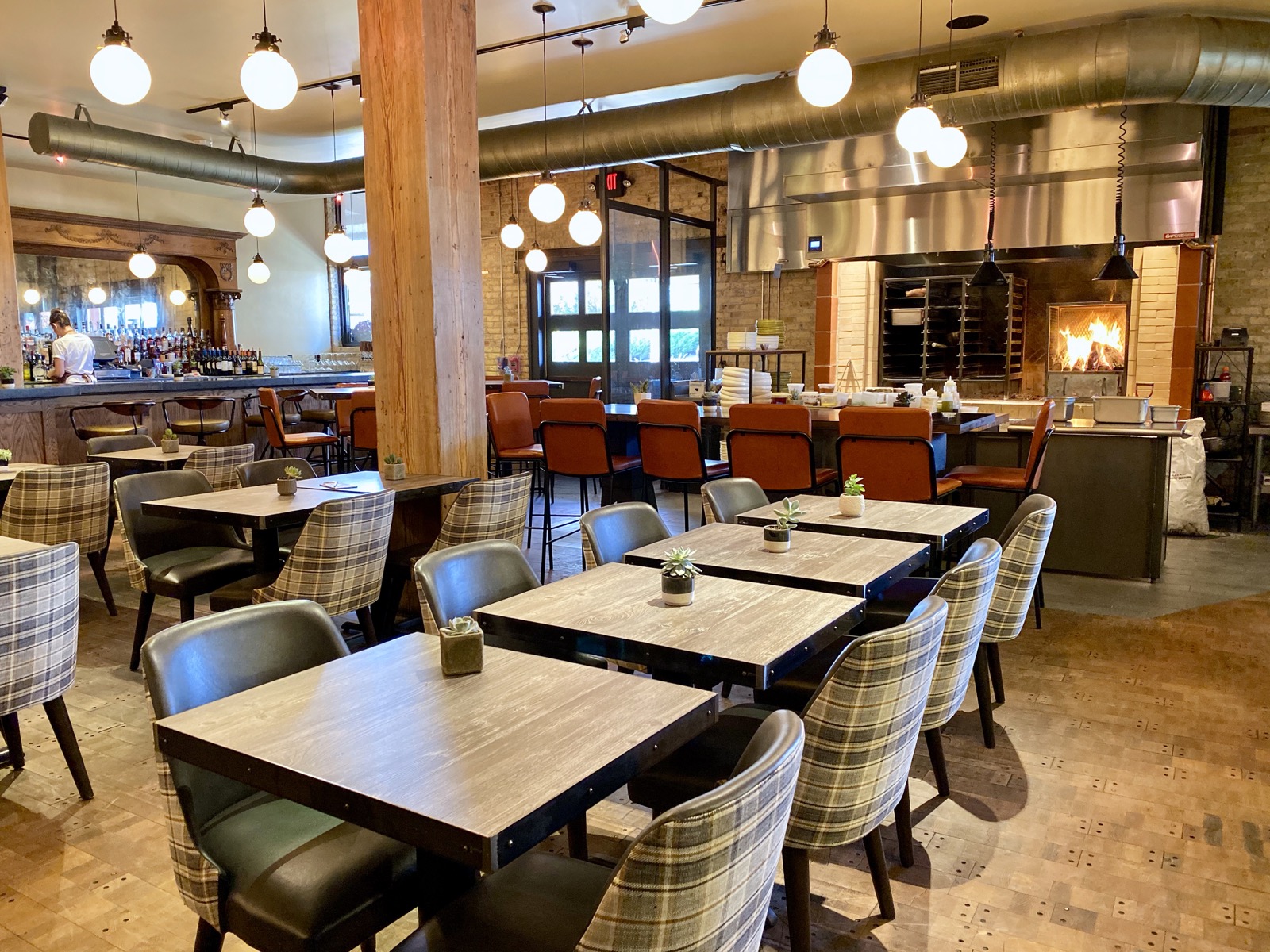 Ash invites cozy informal dining at the Iron Horse Hotel