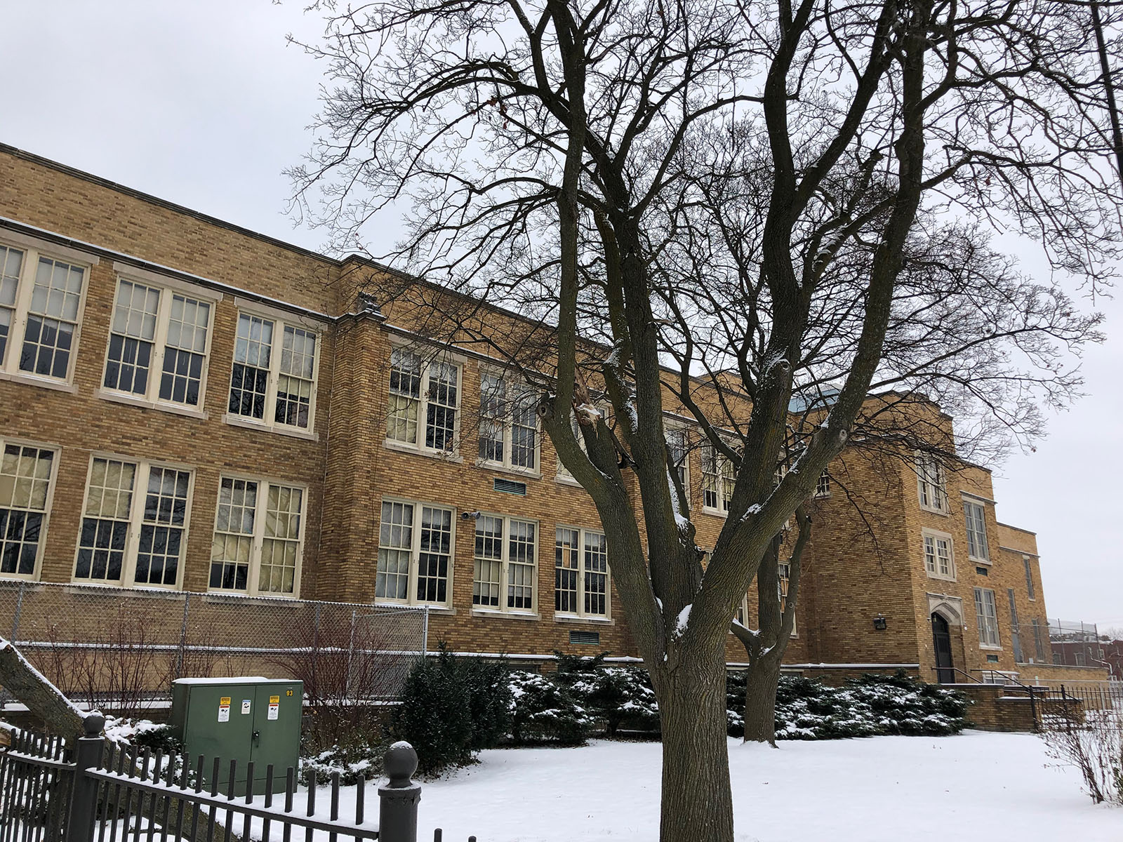 Urban spelunking Old North Milwaukee, Custer High & Edison Middle