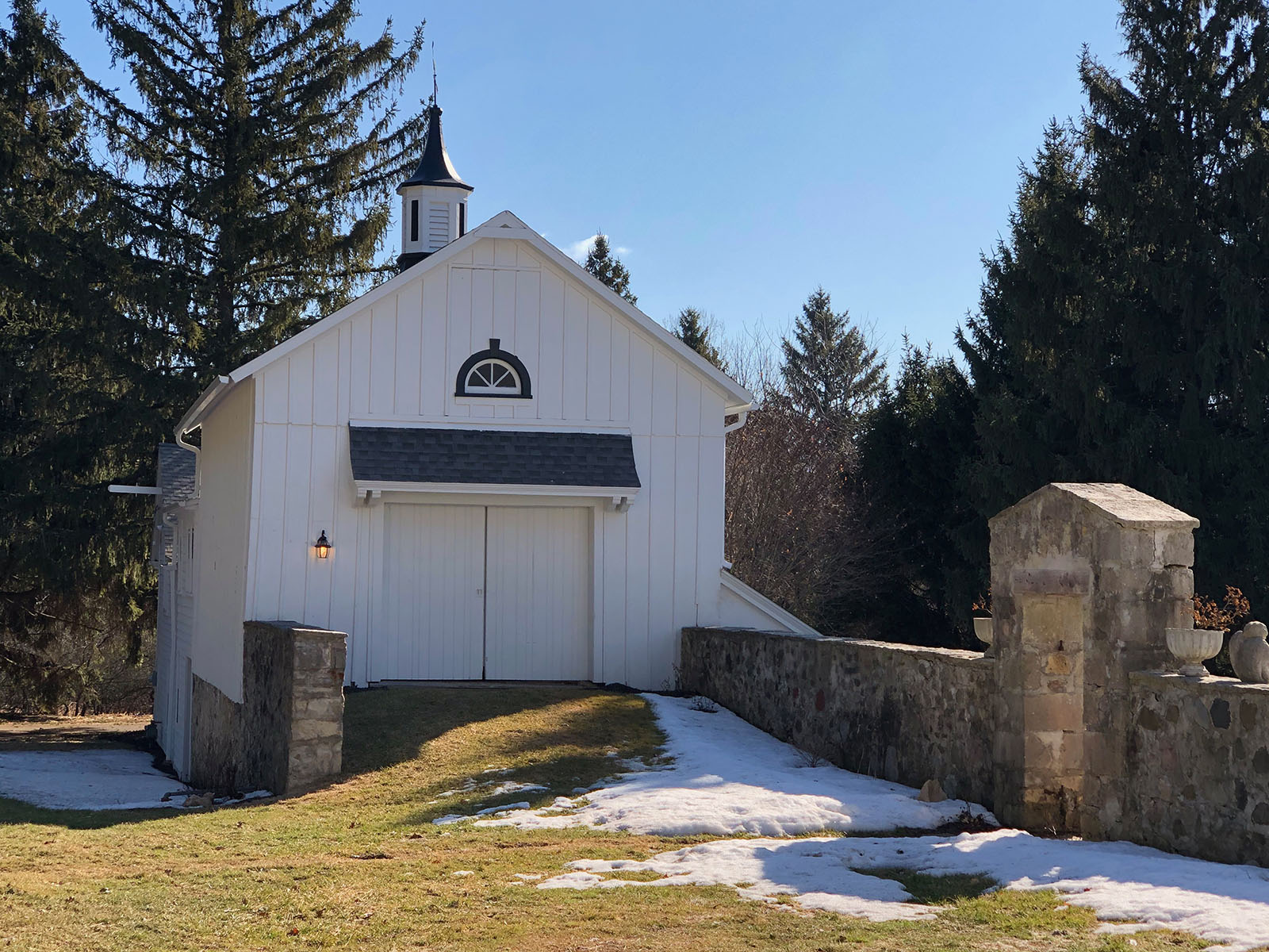 (Sub) Urban spelunking Little Meadowmere in Mequon