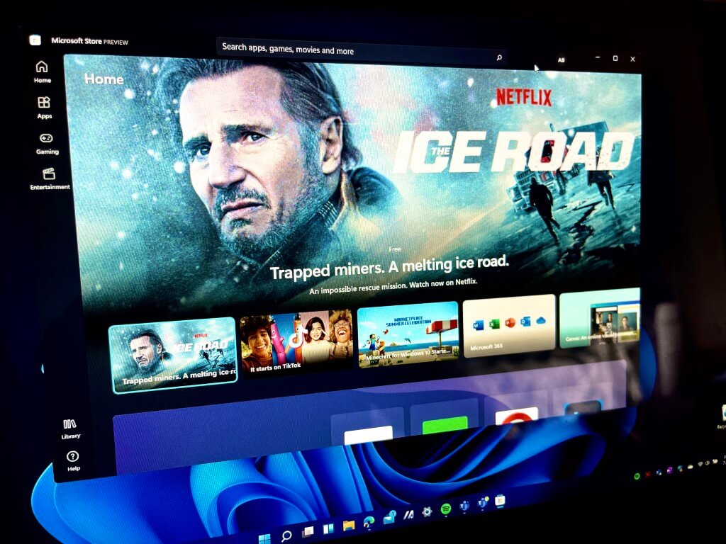 New Microsoft Store Makes It to HoloLens, Surface Hub