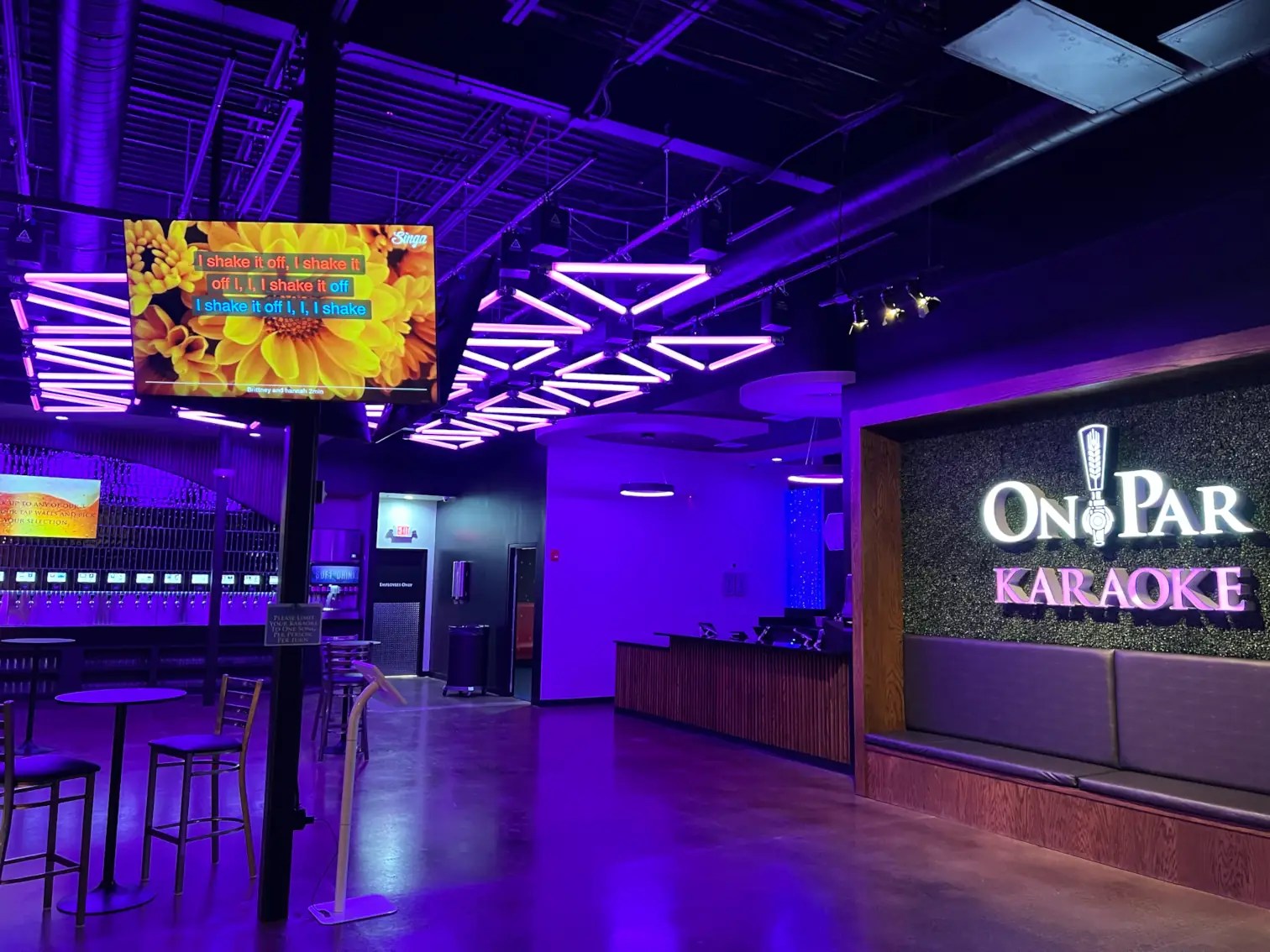 Karaoke On Par Bar