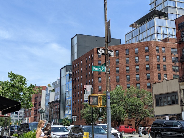 ニューヨーク、ですね？：It’s New York, isn’t it ?