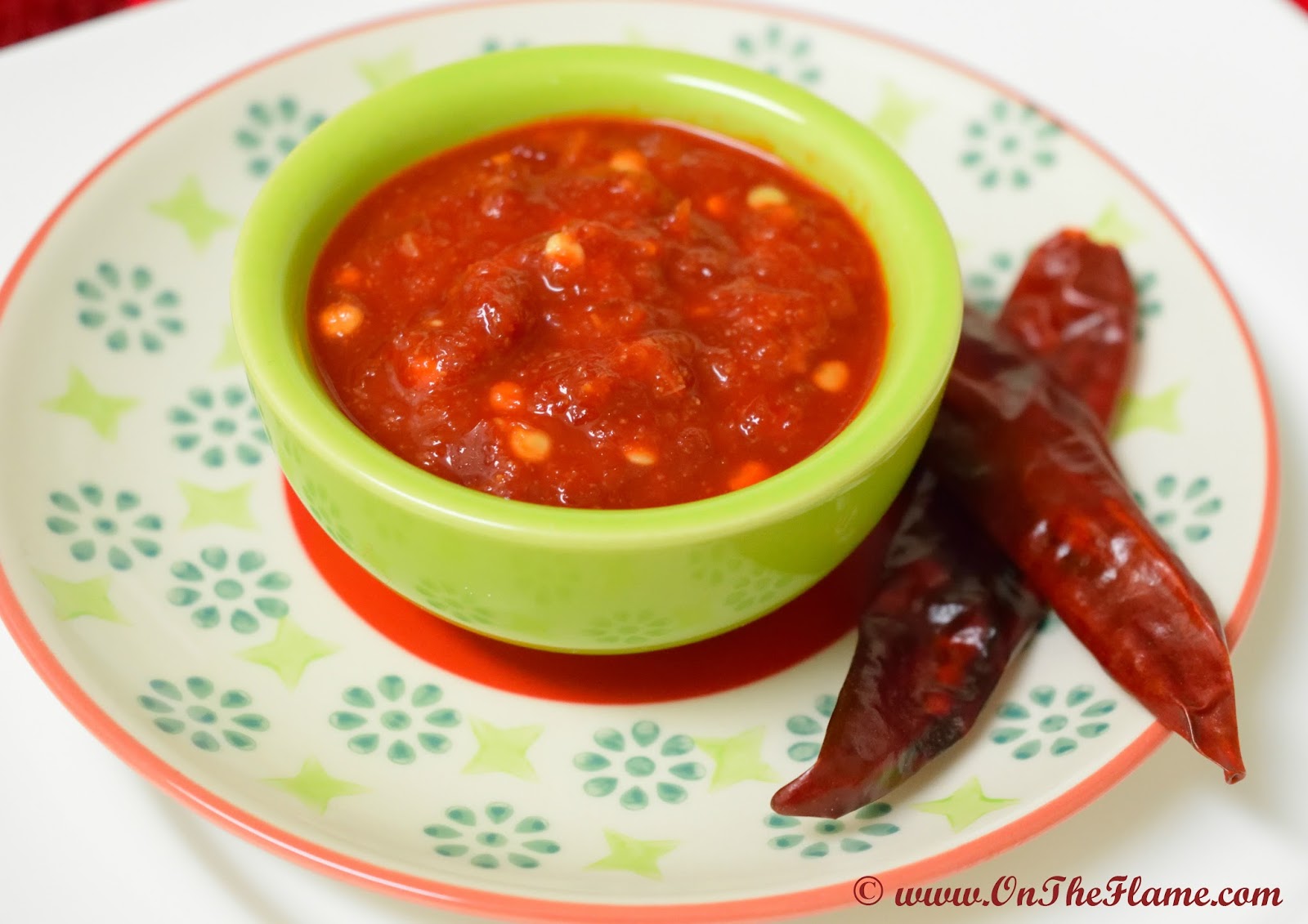 Red Chili Garlic Chutney/Chili Garlic Sauce On the Flame