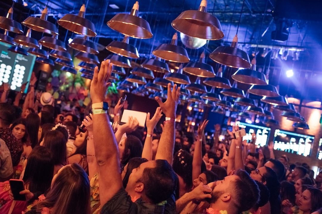 Vai passar o fim de semana em Curitiba? Confira a programação do +55 Bar