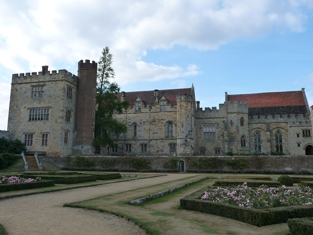 A list of King Henry VIII's Palaces & Royal Houses