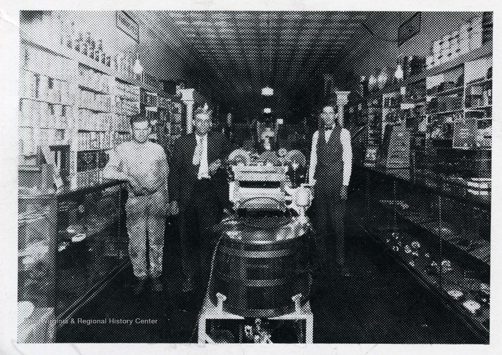 Employees of Hinton Construction Company, Hinton, Summers County, W. Va
