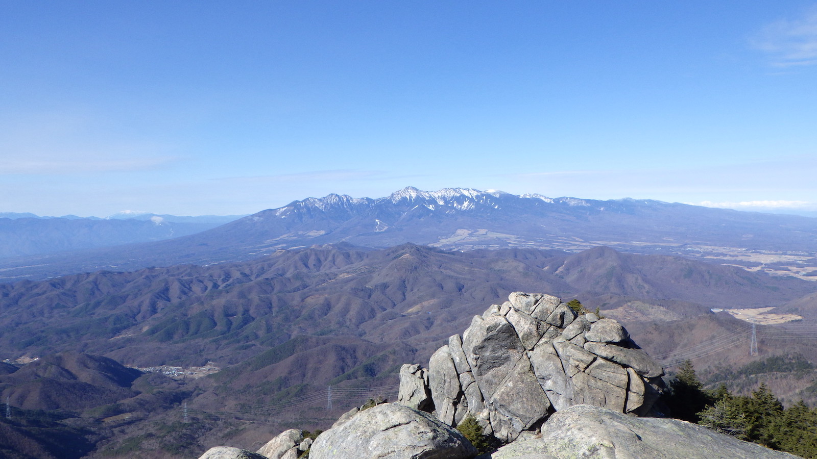 絶景の瑞牆山と期待外れのカンマンボロン 大宮労山
