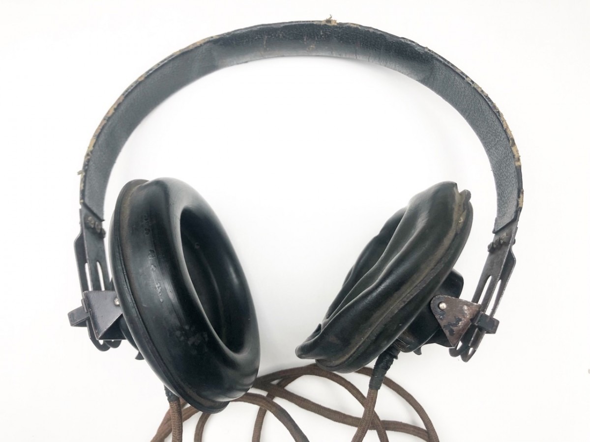 Original WWII German Dfh. b. Panzer Headphone Oorlogsspullen.nl