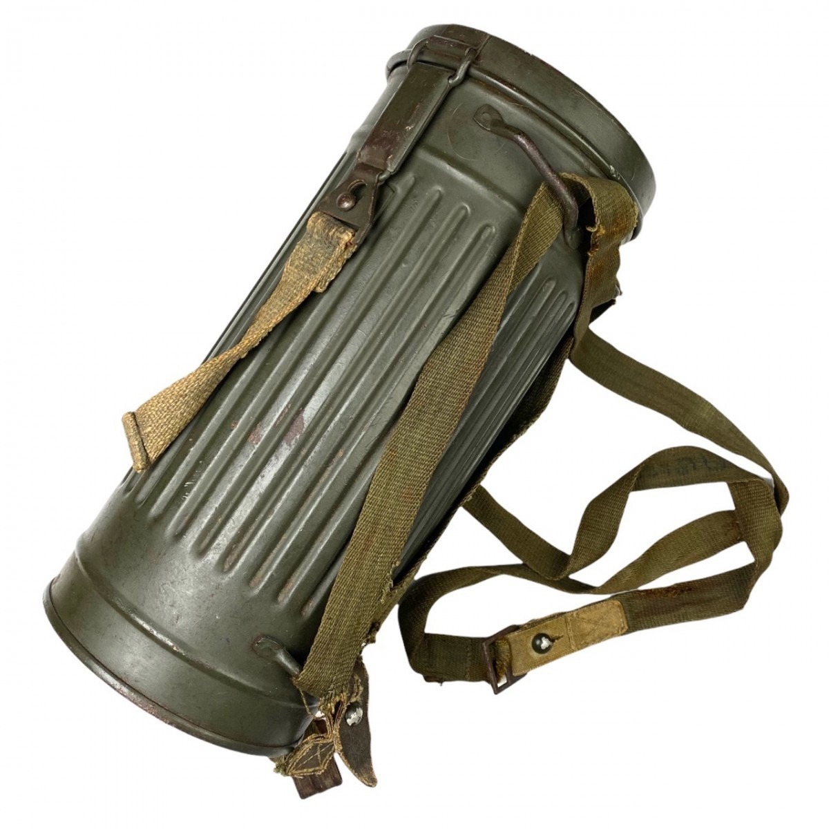 Original WWII German M31 Gas mask canister with straps Oorlogsspullen