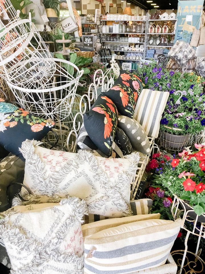 Petals and Blooms located in Ferndale, Washington