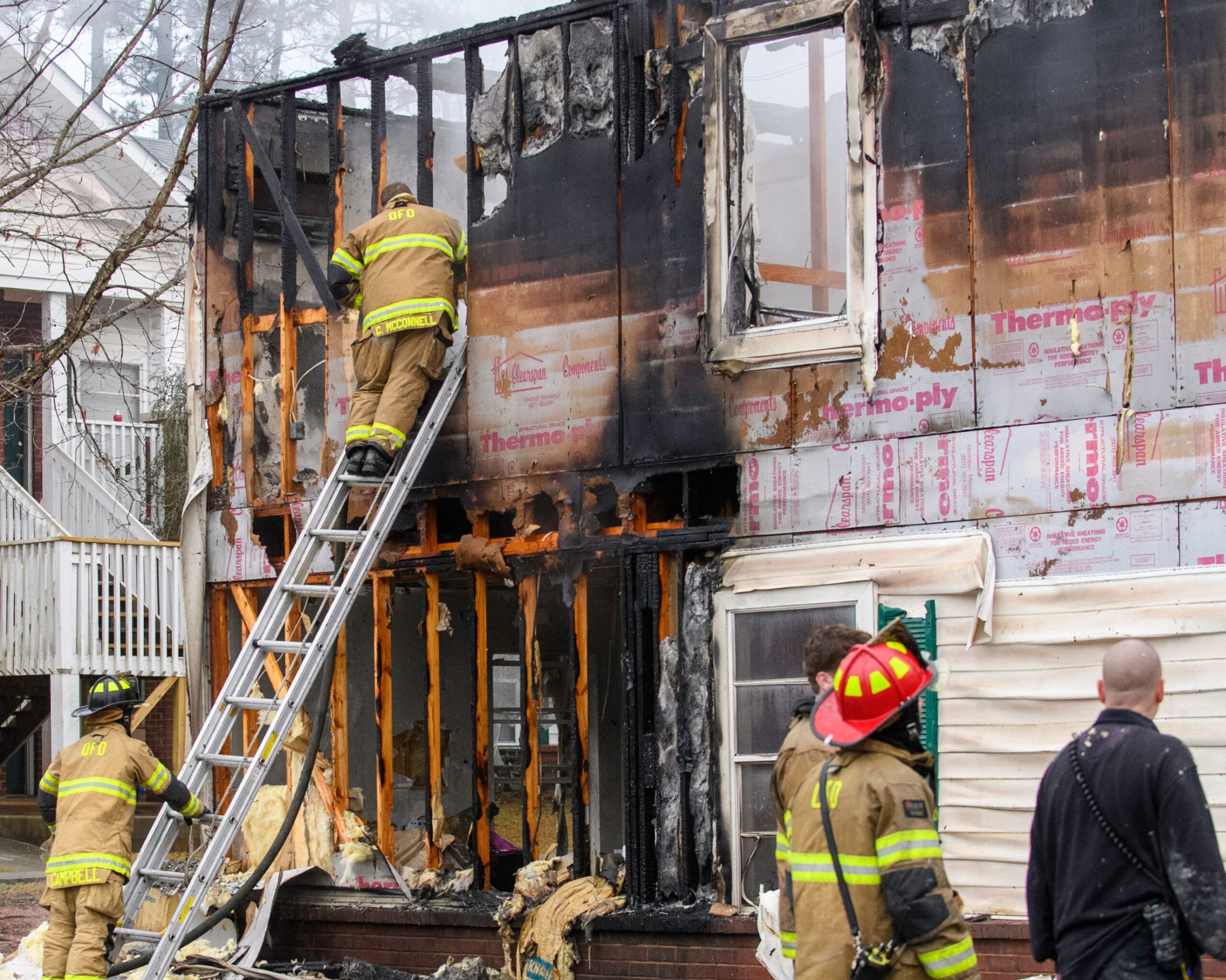 Fire destroys apartment building at Pinehurst Villas Apartments The