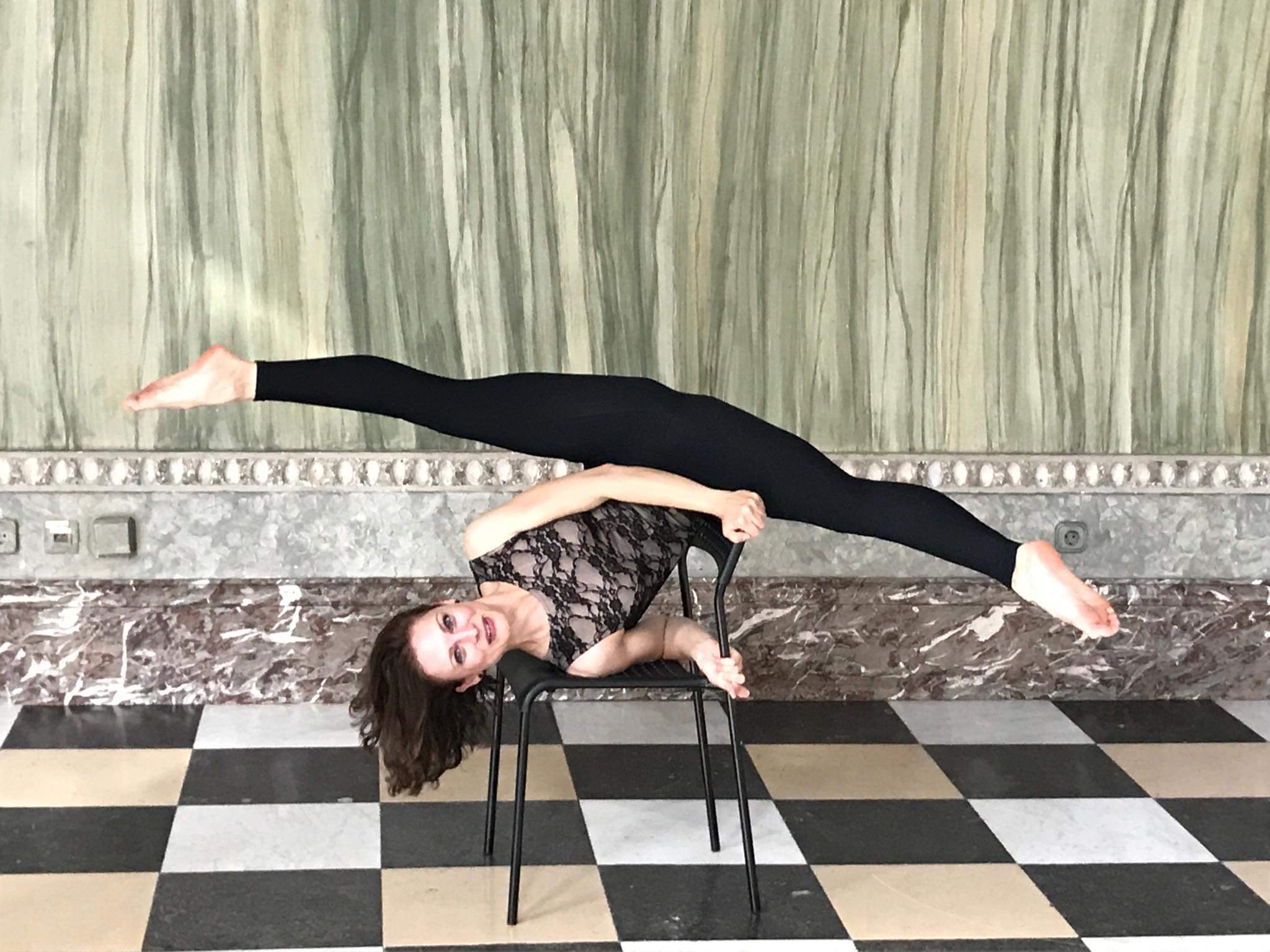 Chair Dance 29. JAN FR 1830 Open Aerial Dance