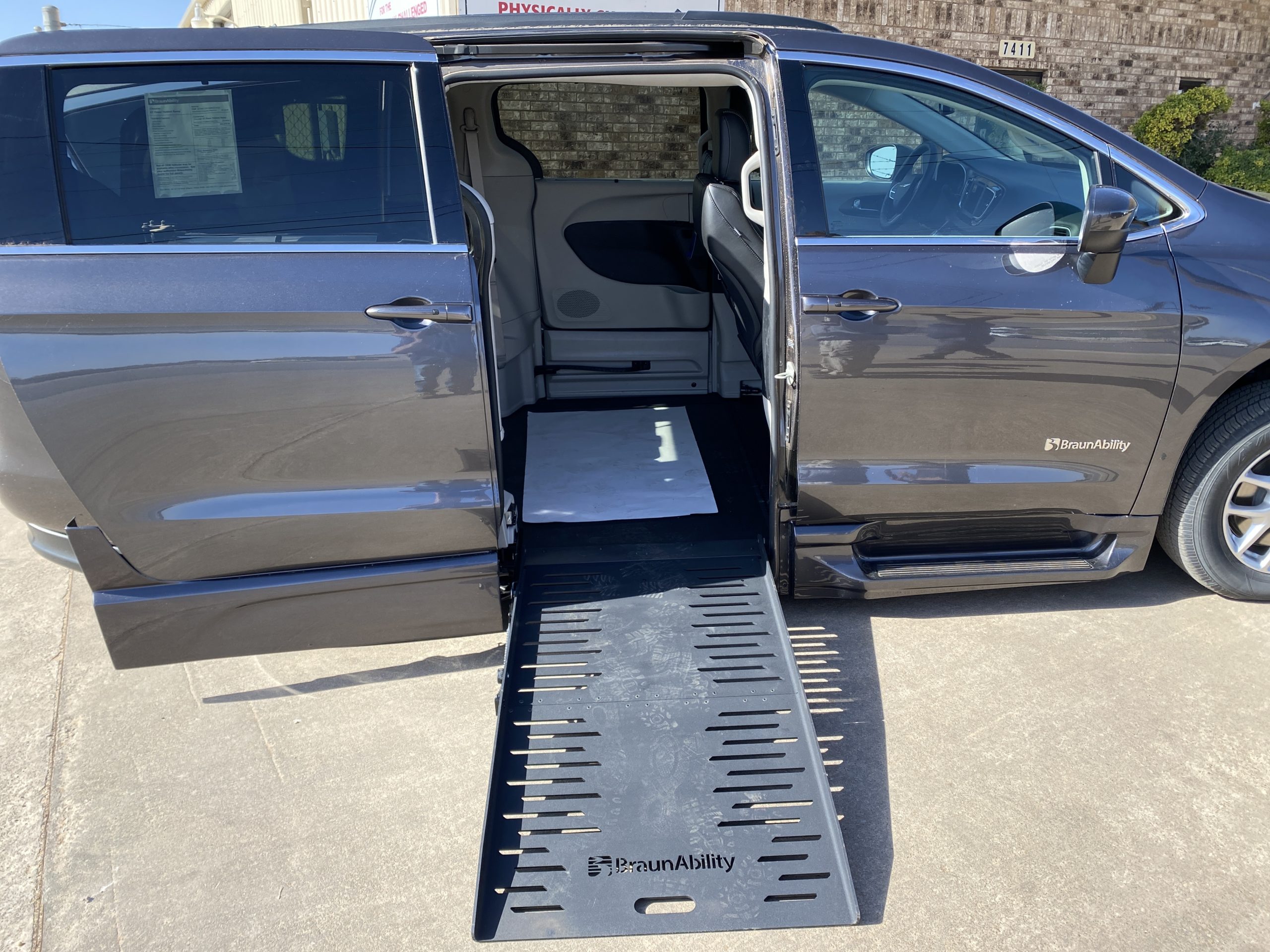 2021 Chrysler Voyager LXI MR603925 - Open Road Mobility