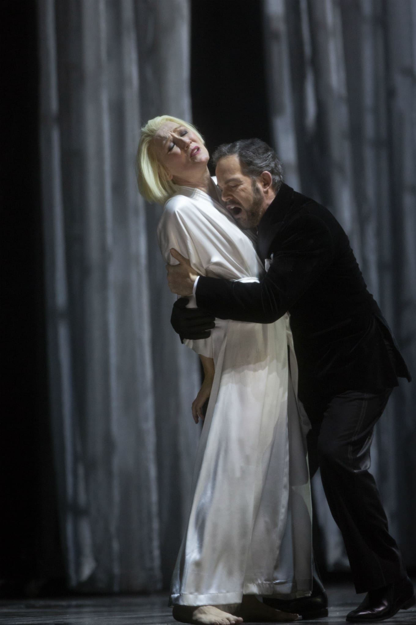Review Gerald Finley brings an "aching pathos" to Metropolitan Opera's