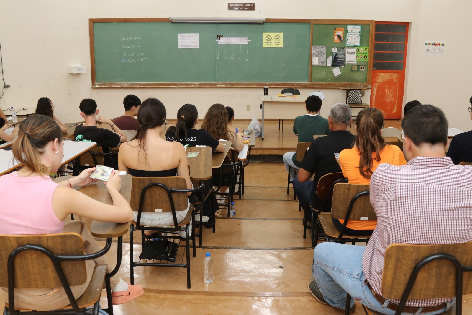 Uel 2025 Prova Vestibular 2025 da UEL registra abstenção de 17,29 no primeiro dia de