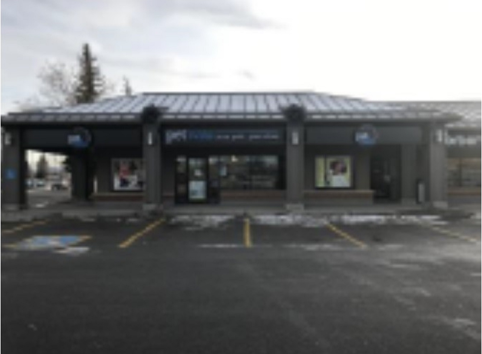 Pet Valu Riverbend Oppidan