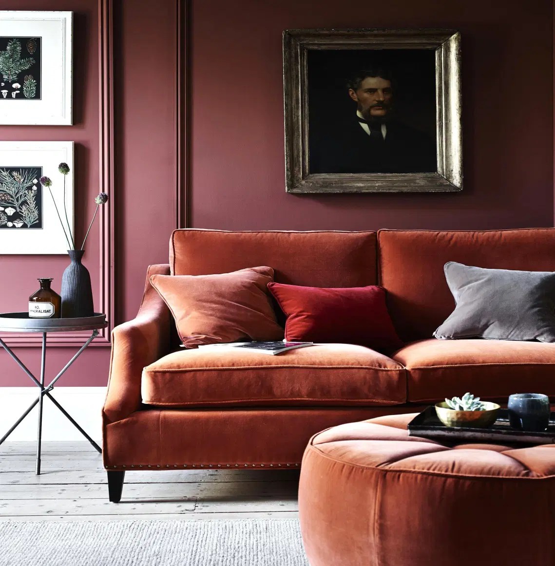 20 Captivating Maroon Living Room Ideas You’ll Adore