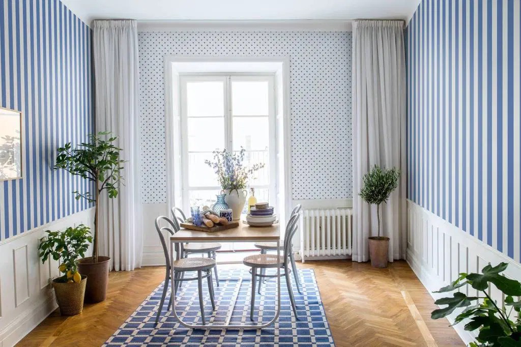 24 Popular Blue Striped Wall Designs with A Classy Vibe