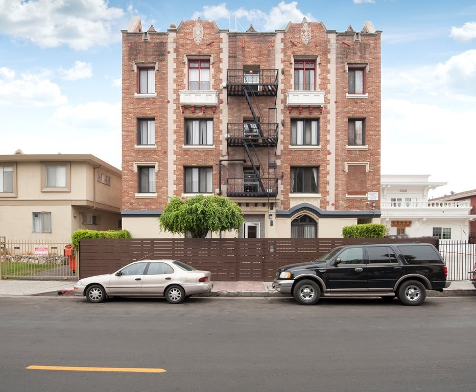 Optimus Properties, LLC Sells 40 Unit Apartment Building in Koreatown