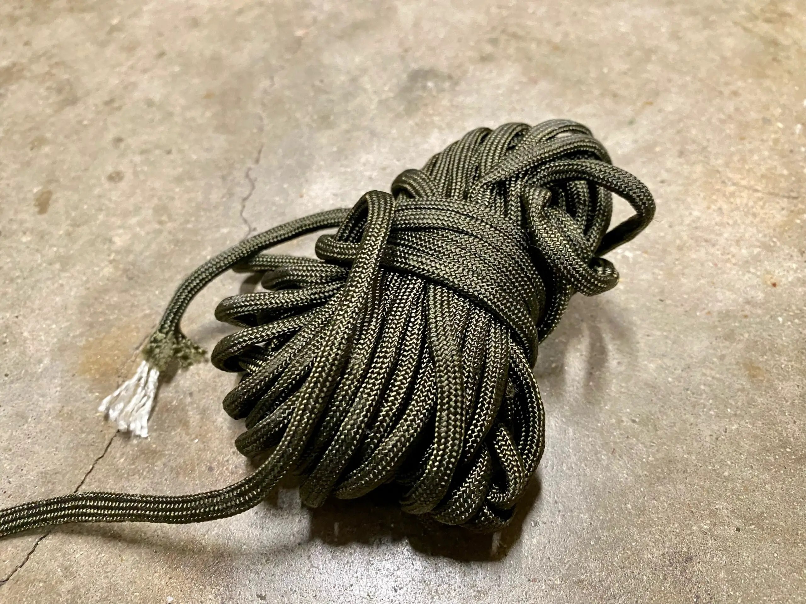 How Long Does Paracord Last Outside? Option Gray