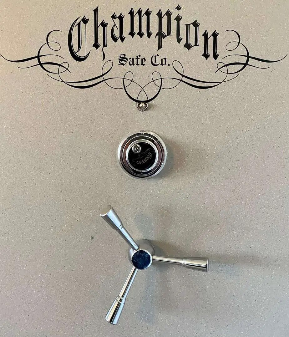 Can a safe lock be bypassed How to “pick” a safe lock! Option Gray