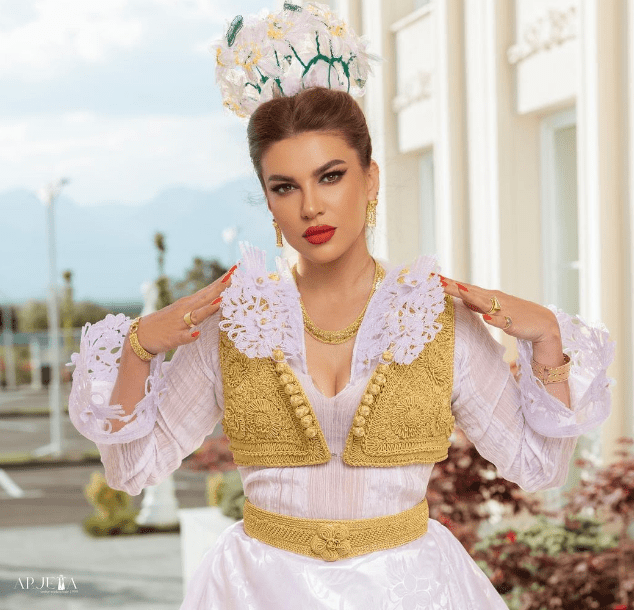 Leonora Jakupi një nuse tradicionale Ora Info