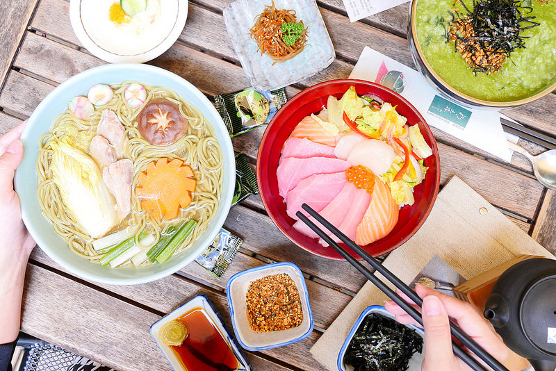 【台中甜點】明森宇治抹茶專賣 存中本店│西區：優雅日式庭園建築品味老字號森半抹茶！想吃火鍋 定食 甜點 冰品通通有！推薦抹茶蕎麥麵 綜合海鮮刺身蓋飯 三味茶冰品 焙茶提拉米蘇好吃！