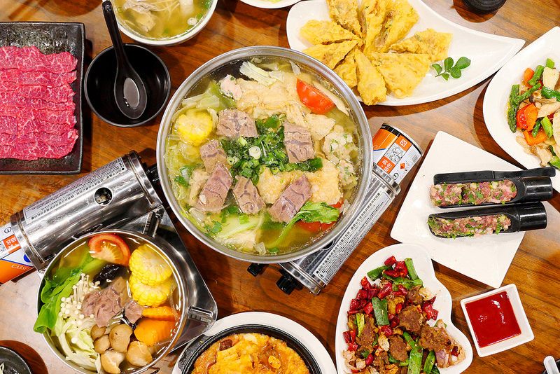 【台中火鍋】那隻牛溫體牛涮涮鍋 西屯路│西屯區：一個人也能獨享溫體牛肉小火鍋 想吃宵夜 熱炒 火鍋 合菜這邊通通有！價格不貴份量實在湯頭甘醇好喝！(非常推薦家庭及公司聚餐的好地方)