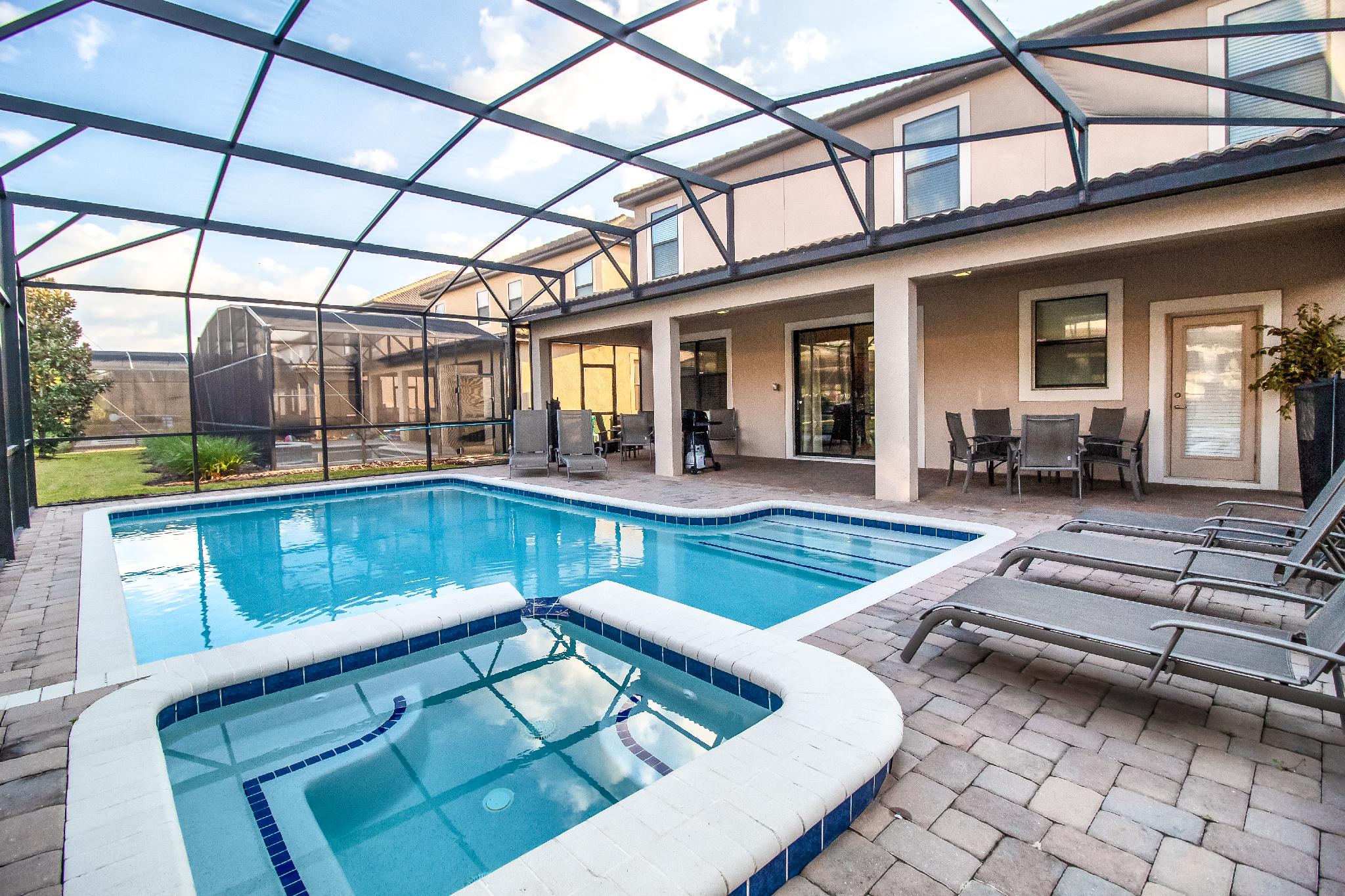 Beautifully themed 9BR Champions Gate House w/Pool and Spa Experts in