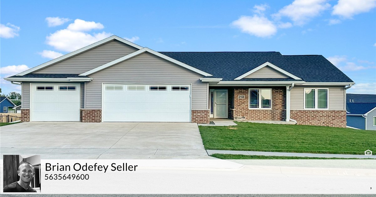 2168 Chickasaw Dr, Asbury, IA 52002