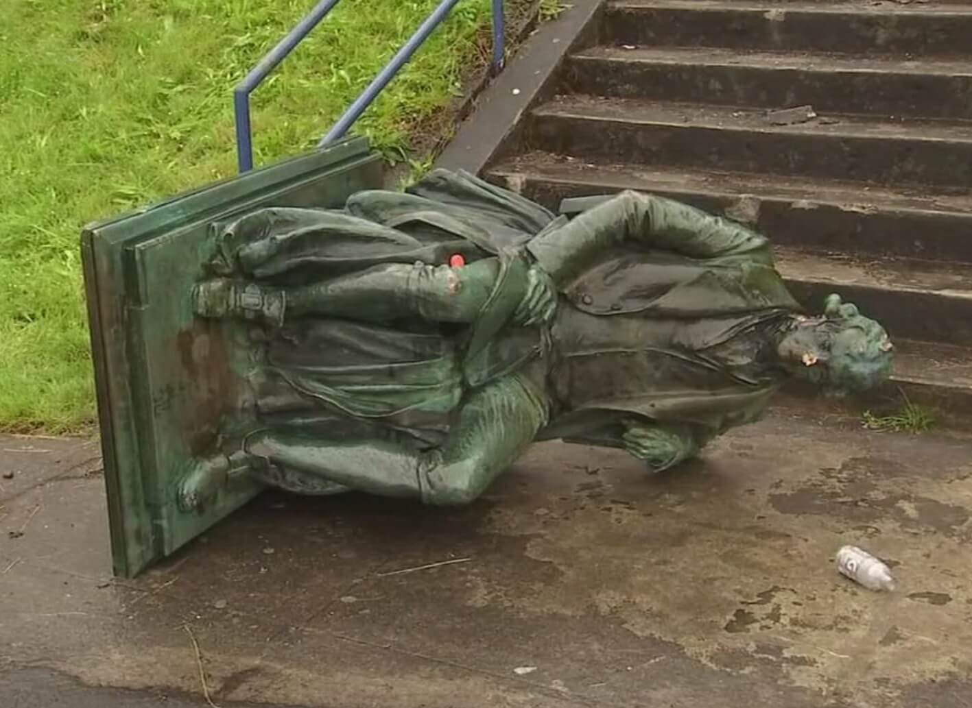 Portland elk among scores of damaged statues The Oregon Catalyst